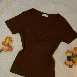 Brown short sleeve V-neck top #vneck #shortsleeve